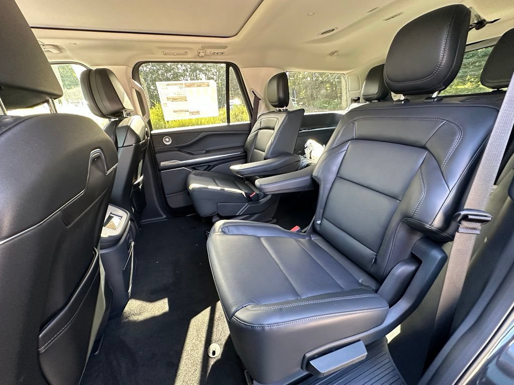 New 2027 Lincoln Navigator Reserve AWD/4WD image 19