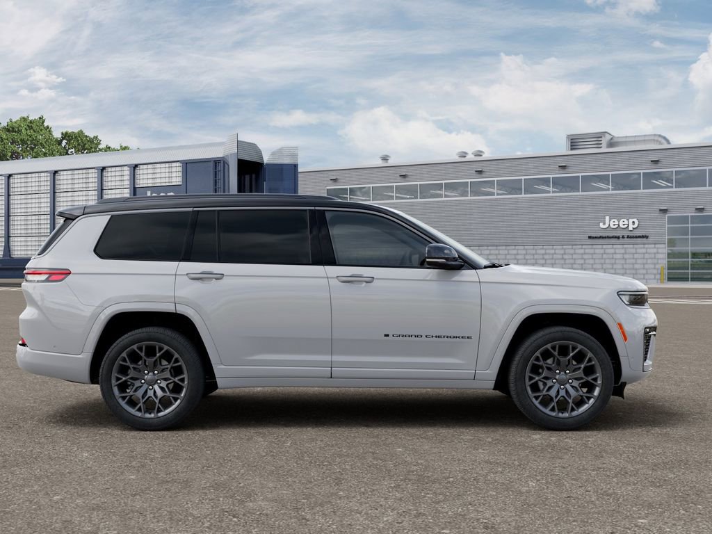 New 2026 Jeep Grand Cherokee L Summit w/ Obsidian Package image 22