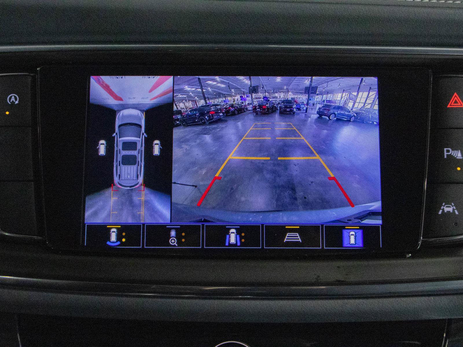 Used 2024 Buick Enclave Premium image 7