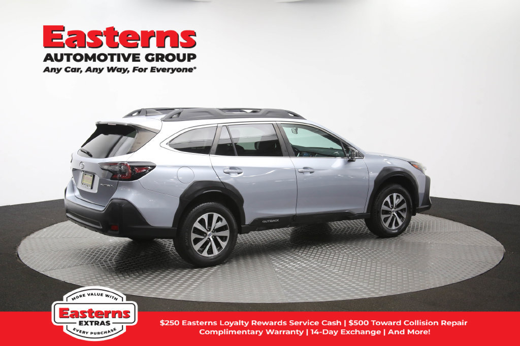 Used 2023 Subaru Outback Premium AWD/4WD image 43