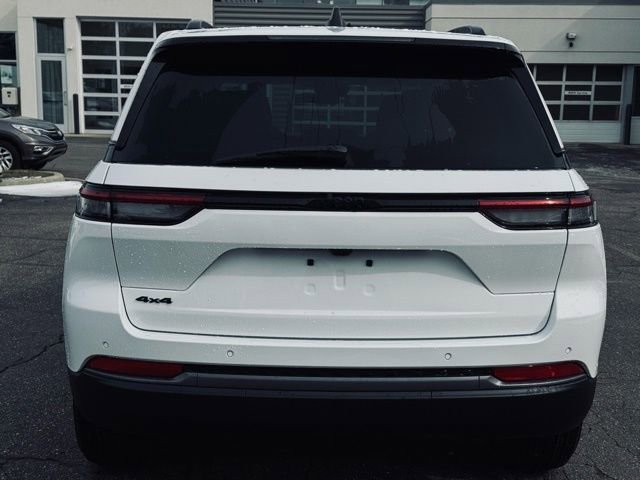 New 2026 Jeep Grand Cherokee Altitude image 7