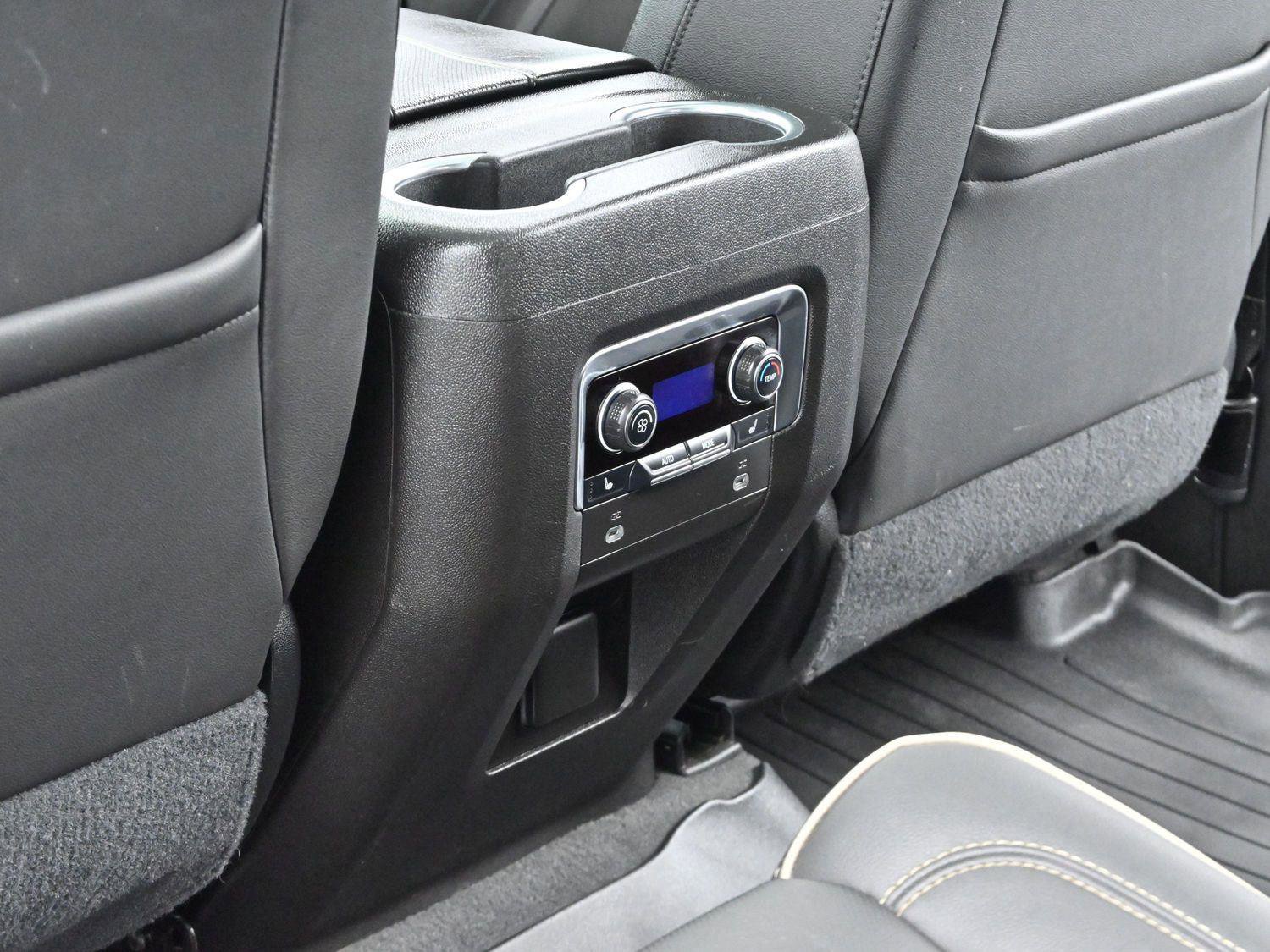 Used 2021 Chevrolet Tahoe Premier w/ Premium Package AWD/4WD image 34