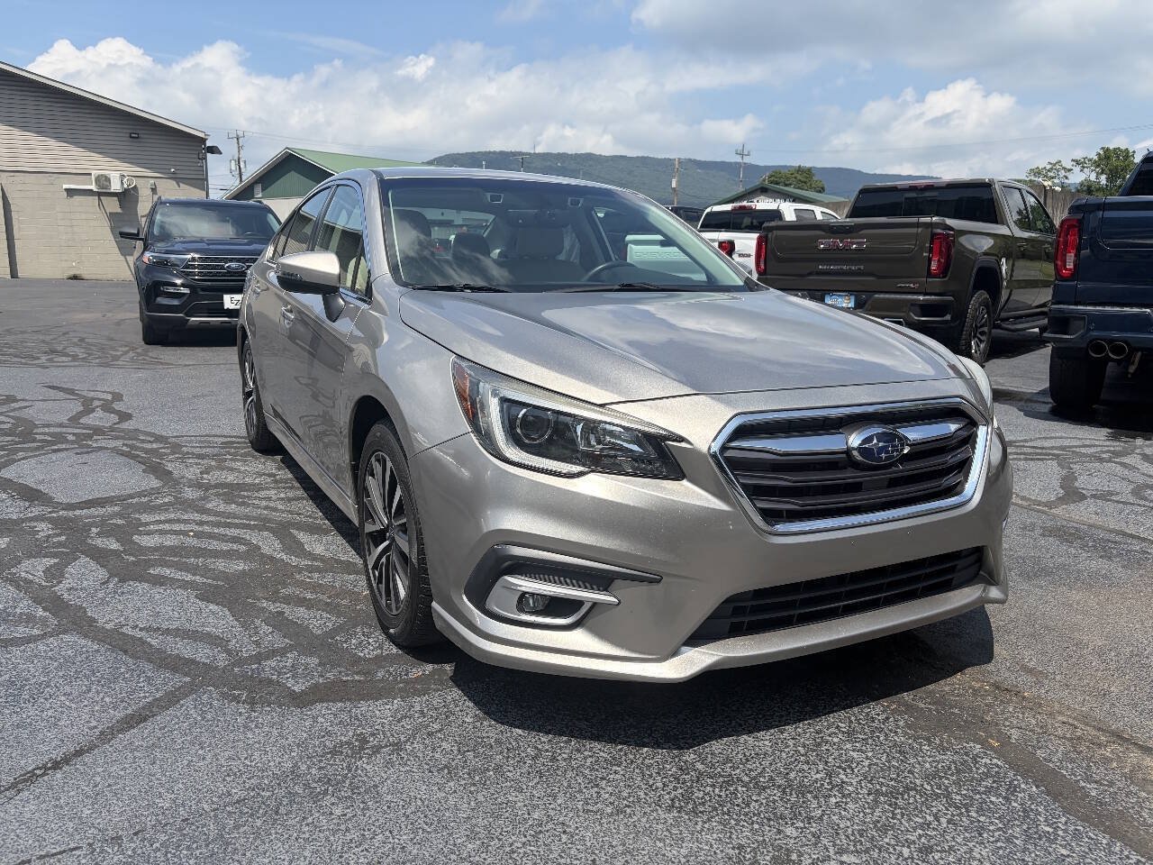 Used 2018 Subaru Legacy 2.5i Premium w/ Eyesight & BSD & Rcta & HBA AWD/4WD image 2