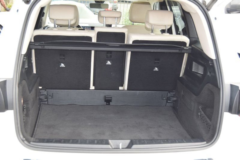 Used 2023 Mercedes-Benz GLB 250 4MATIC w/ Premium Package image 9