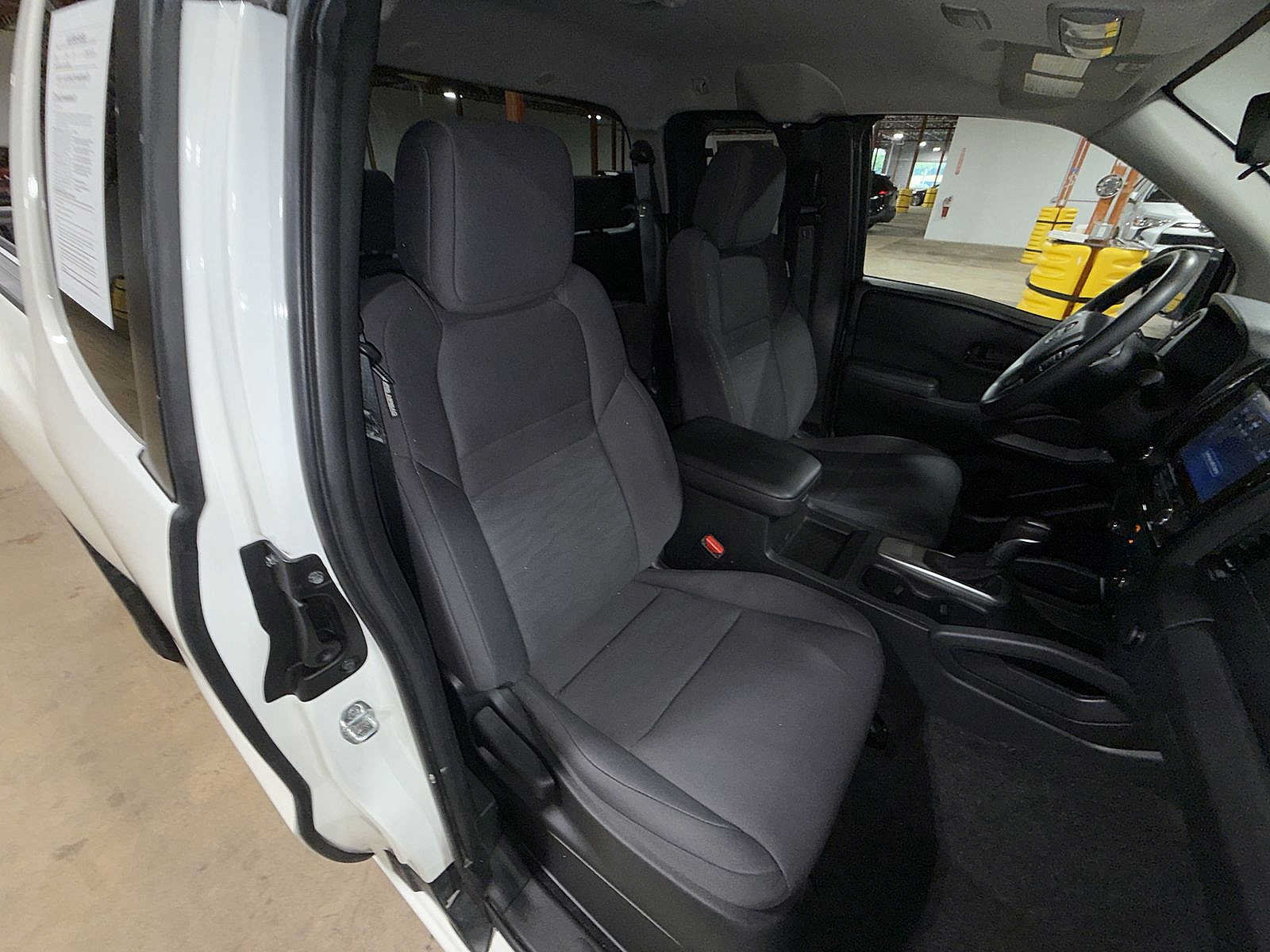 Used 2024 Nissan Frontier S w/ S Utility Package RWD image 16