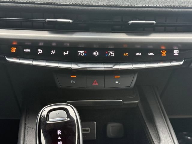 Used 2025 Cadillac XT4 Premium Luxury FWD image 4