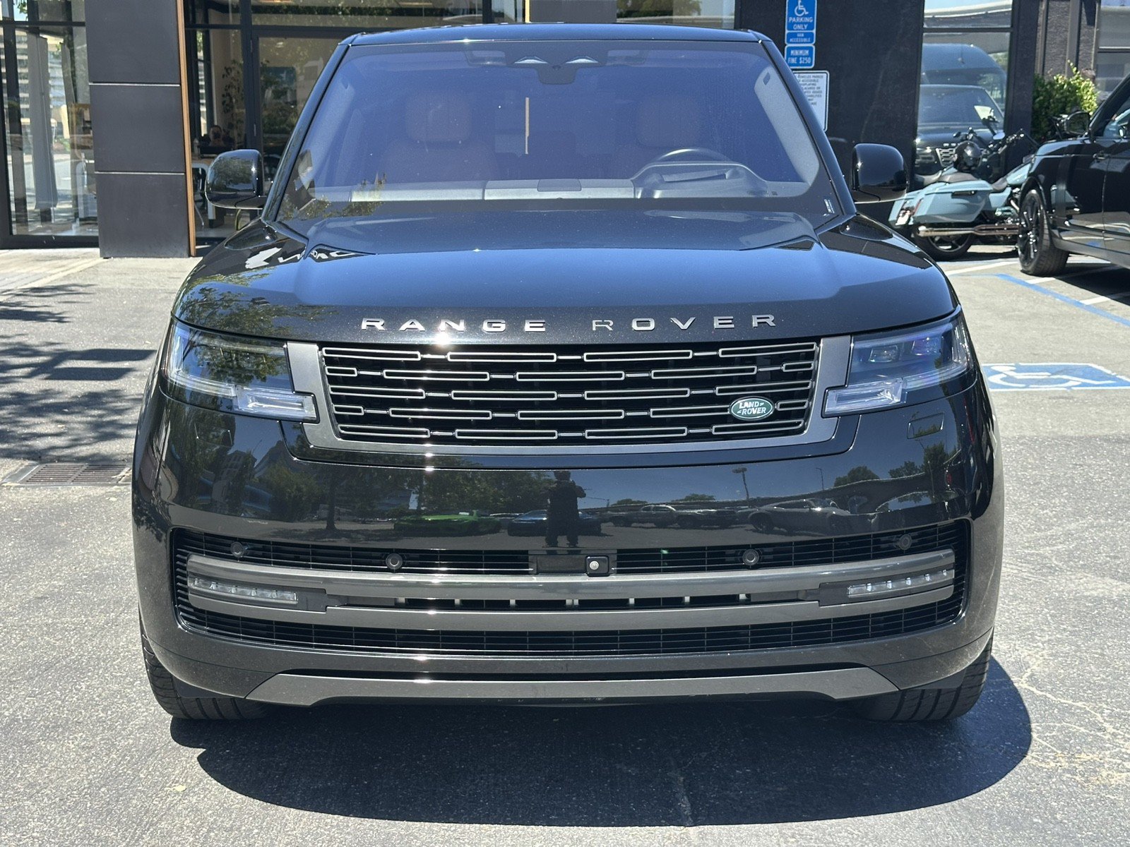 Used 2023 Land Rover Range Rover SE AWD/4WD image 5
