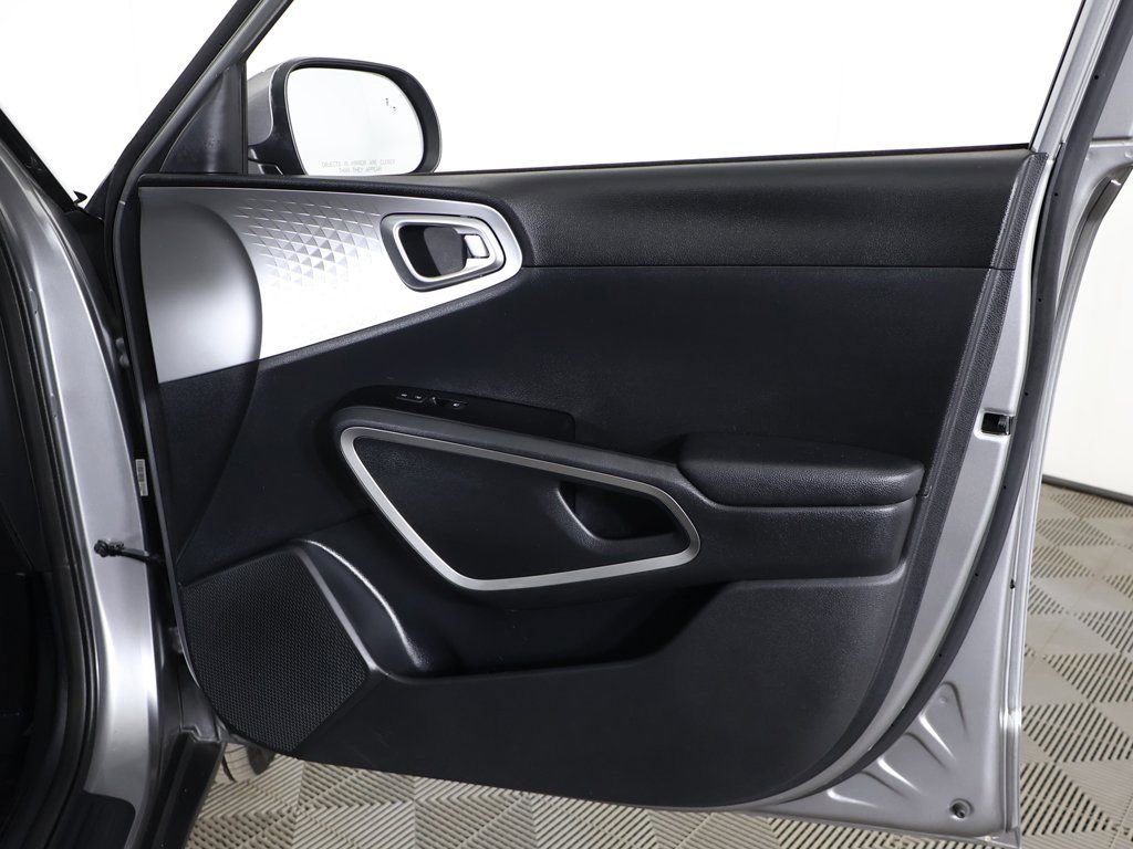 Used 2022 Kia Soul LX w/ Technology Package image 21