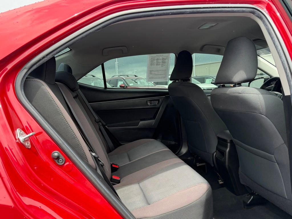 Used 2018 Toyota Corolla LE FWD image 18