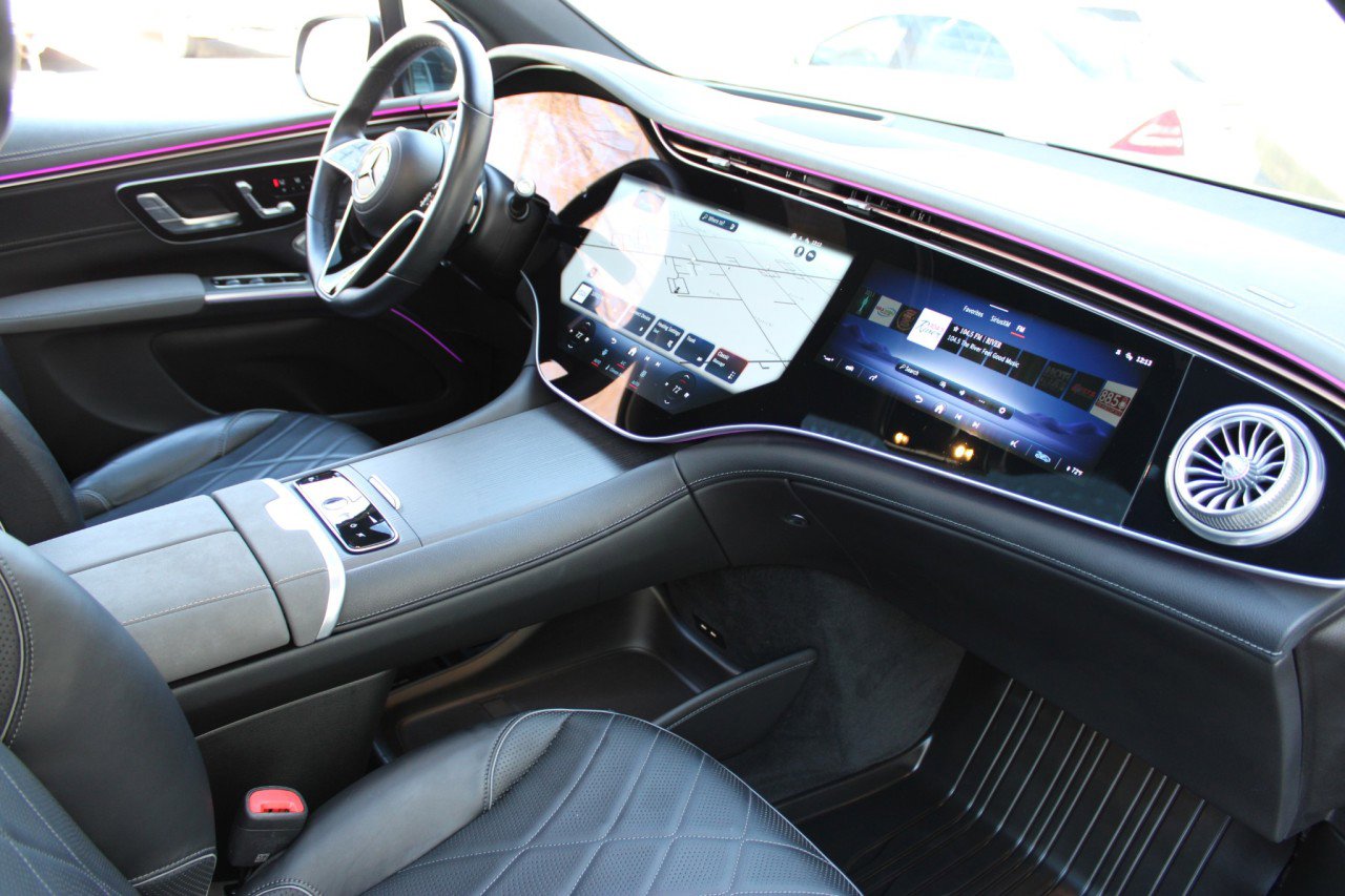 Used 2023 Mercedes-Benz EQS 580 4MATIC SUV image 13