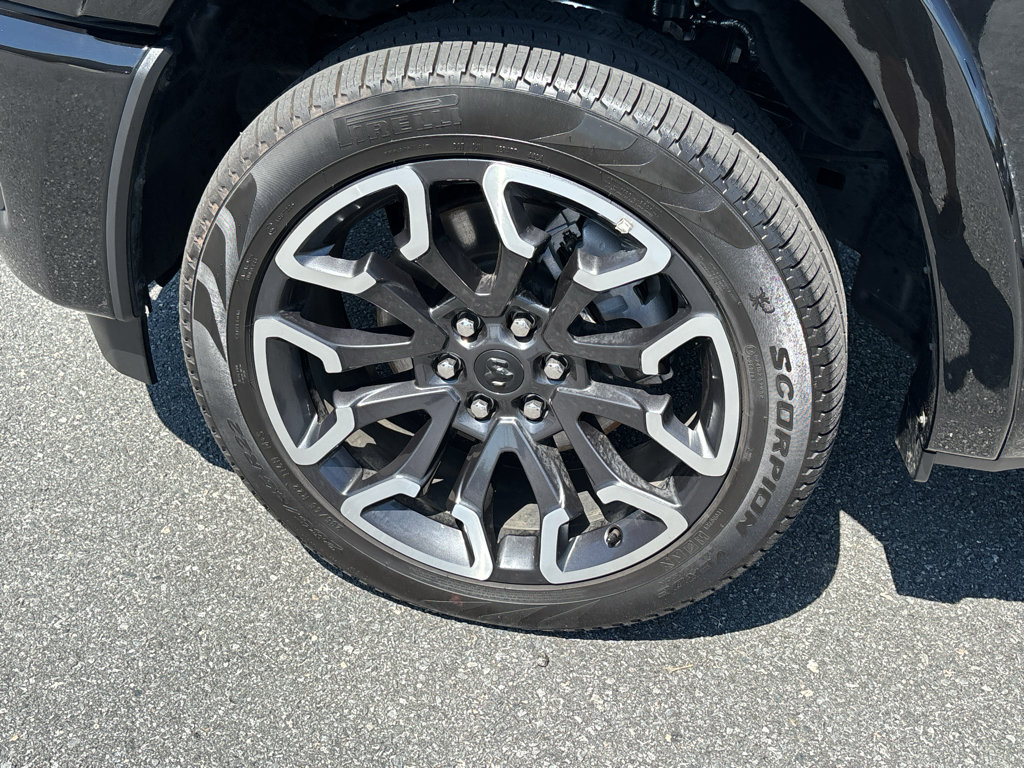 Used 2025 RAM 1500 Limited AWD/4WD image 30