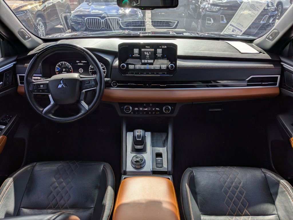 Used 2022 Mitsubishi Outlander SEL image 17