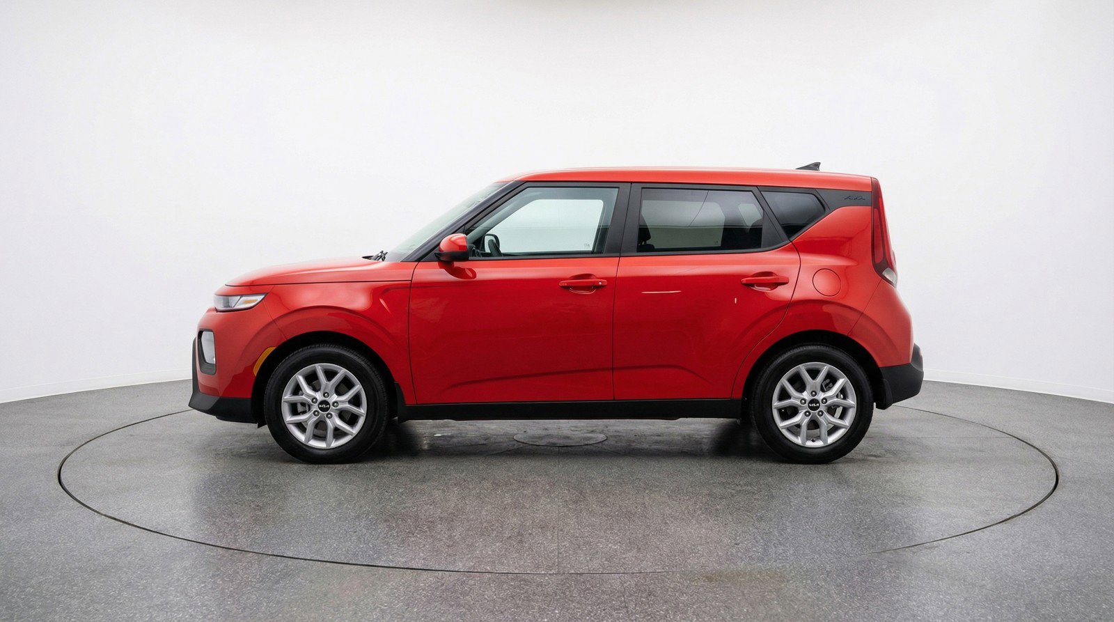 Used 2025 Kia Soul LX w/ LX Technology Package image 5
