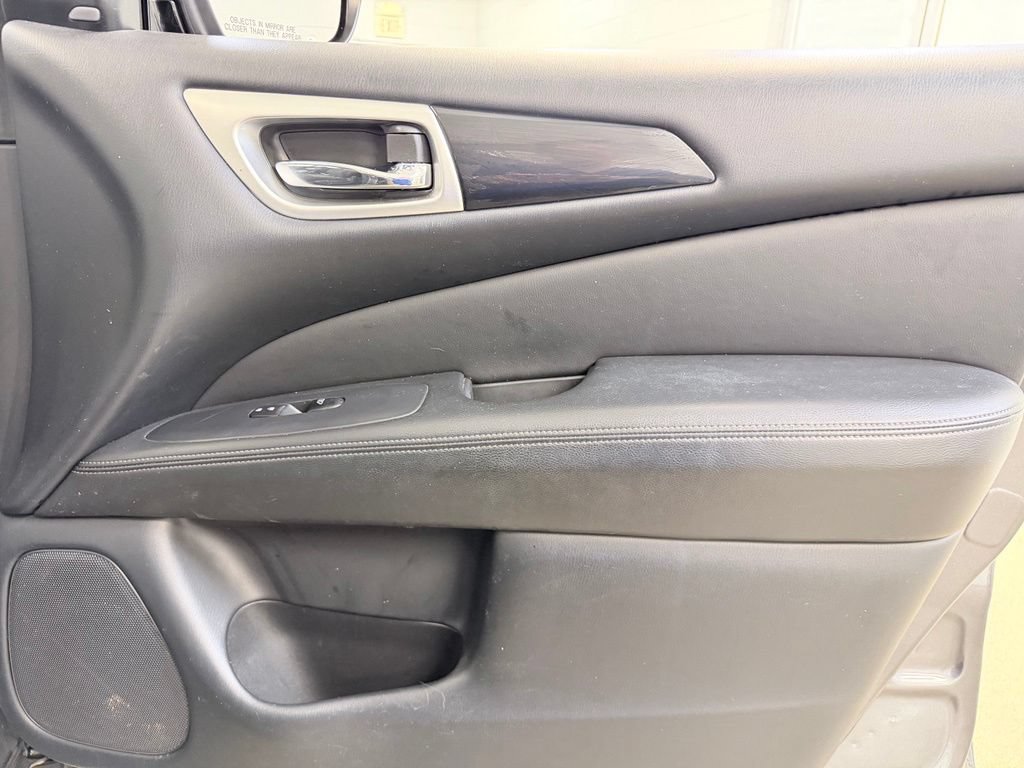 Used 2019 Nissan Pathfinder SV FWD image 34