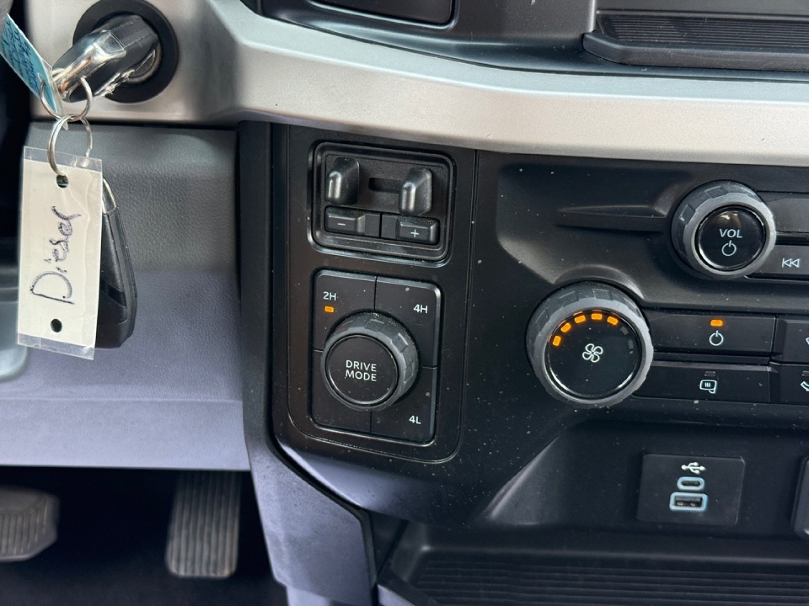 Used 2026 Ford F350 XLT AWD/4WD image 17