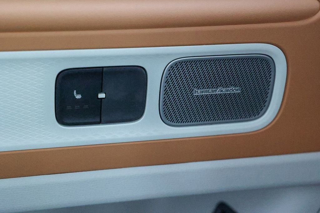 New 2025 Volkswagen ID. Buzz 1st Edition image 27