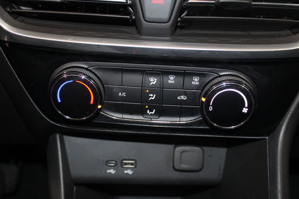 Used 2024 Buick Encore GX Sport Touring image 40