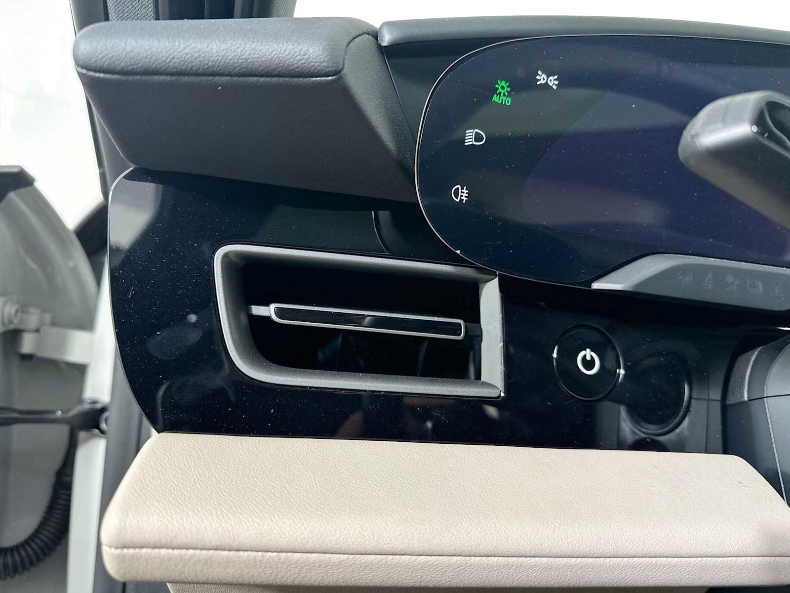 New 2025 Porsche Taycan 4S image 11