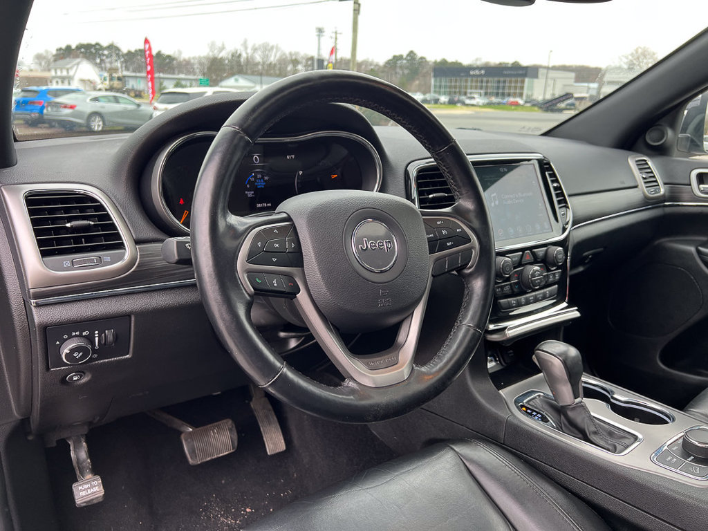 Used 2021 Jeep Grand Cherokee Limited AWD/4WD image 18
