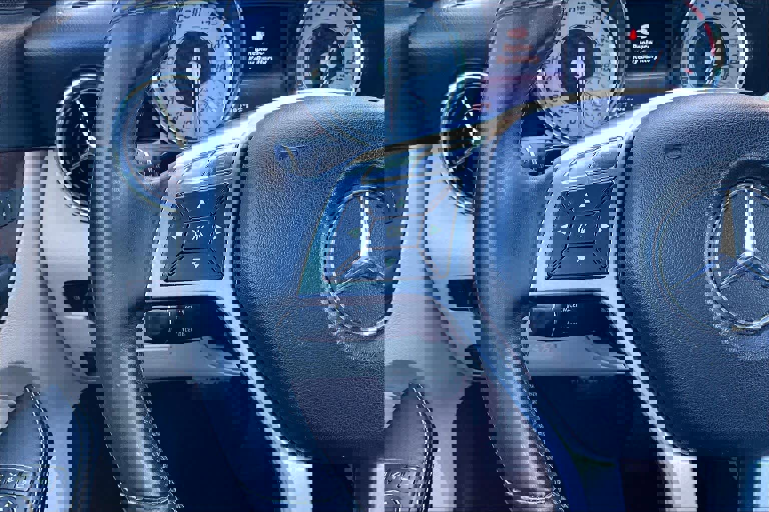 Used 2014 Mercedes-Benz SLK 250 image 21