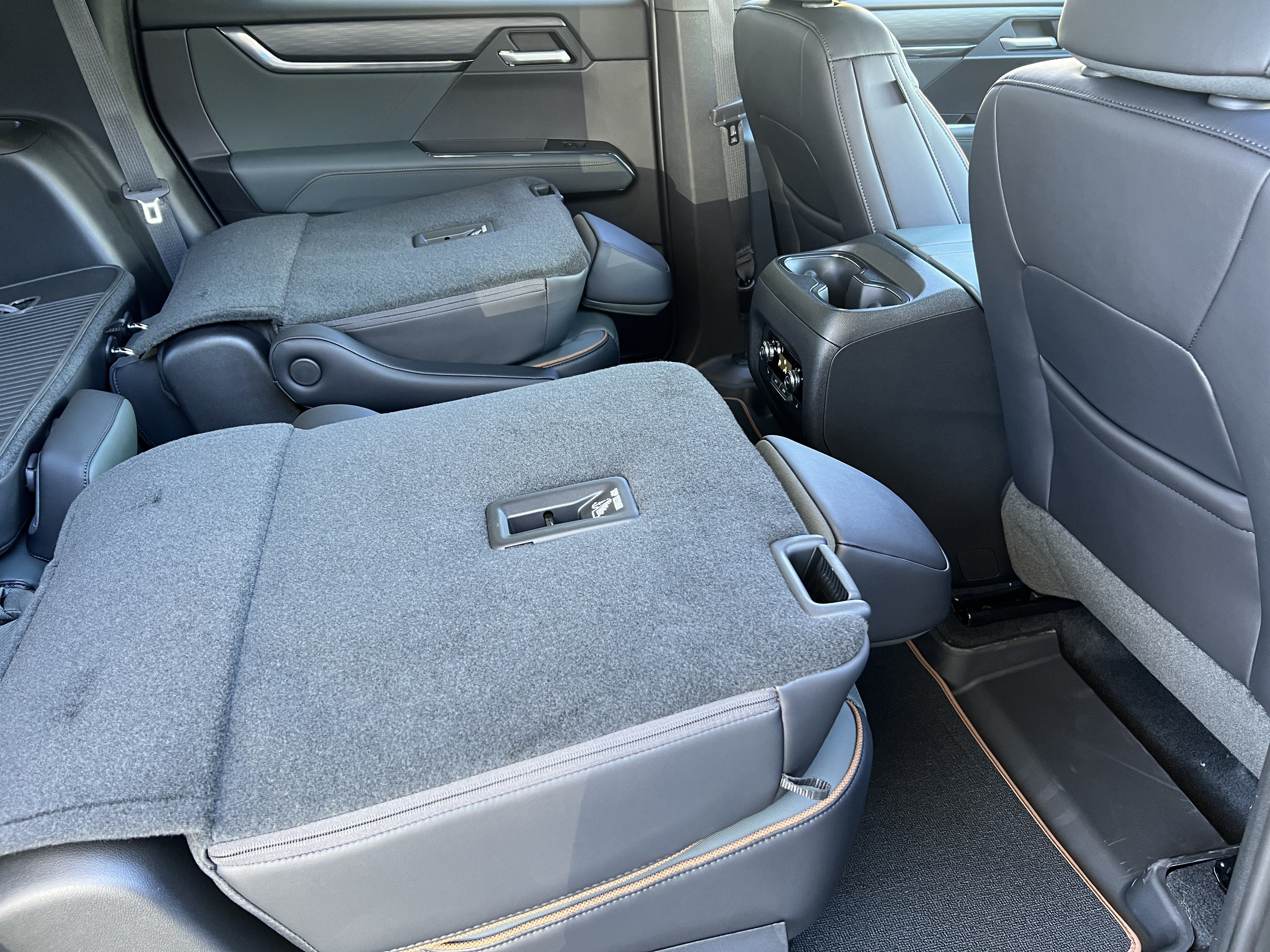 New 2026 GMC Acadia AT4 w/ Super Cruise Package AWD/4WD image 26
