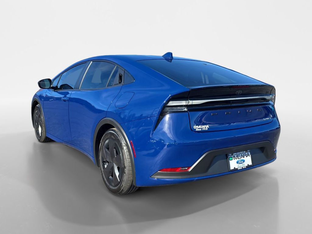 Used 2025 Toyota Prius Plug-In Hybrid image 3