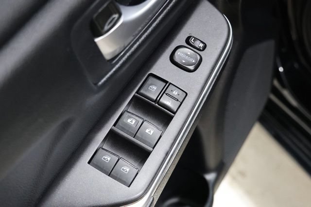 Used 2016 Toyota Camry SE w/ Moonroof Package FWD image 17