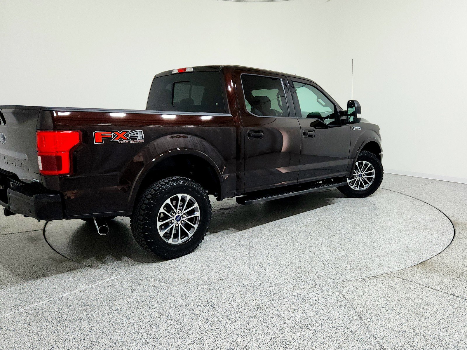 Used 2019 Ford F150 Lariat image 7