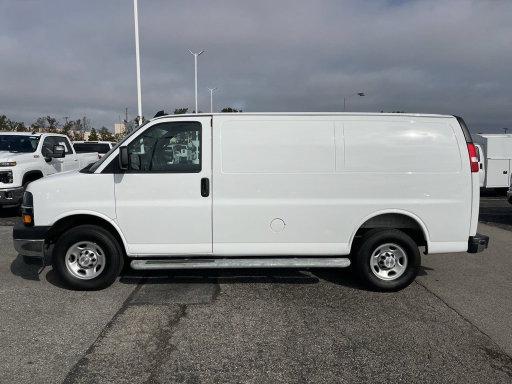Used 2025 Chevrolet Express 2500 w/ Driver Convenience Package RWD image 2