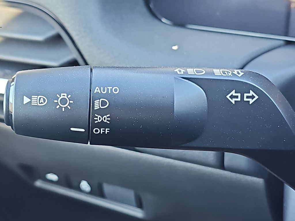 New 2026 Nissan Sentra SV w/ SV Convenience Package FWD image 29