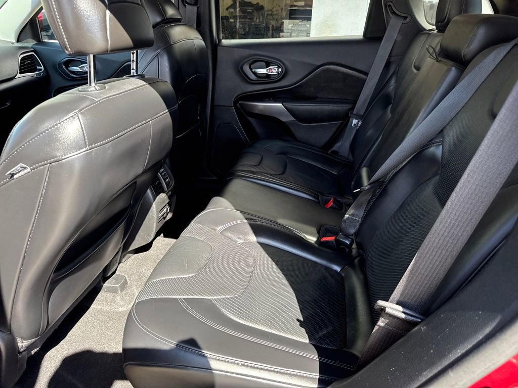Used 2019 Jeep Cherokee Limited image 21