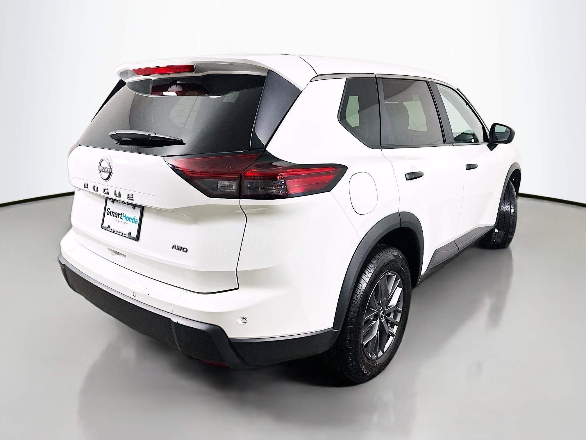 Used 2024 Nissan Rogue S image 7