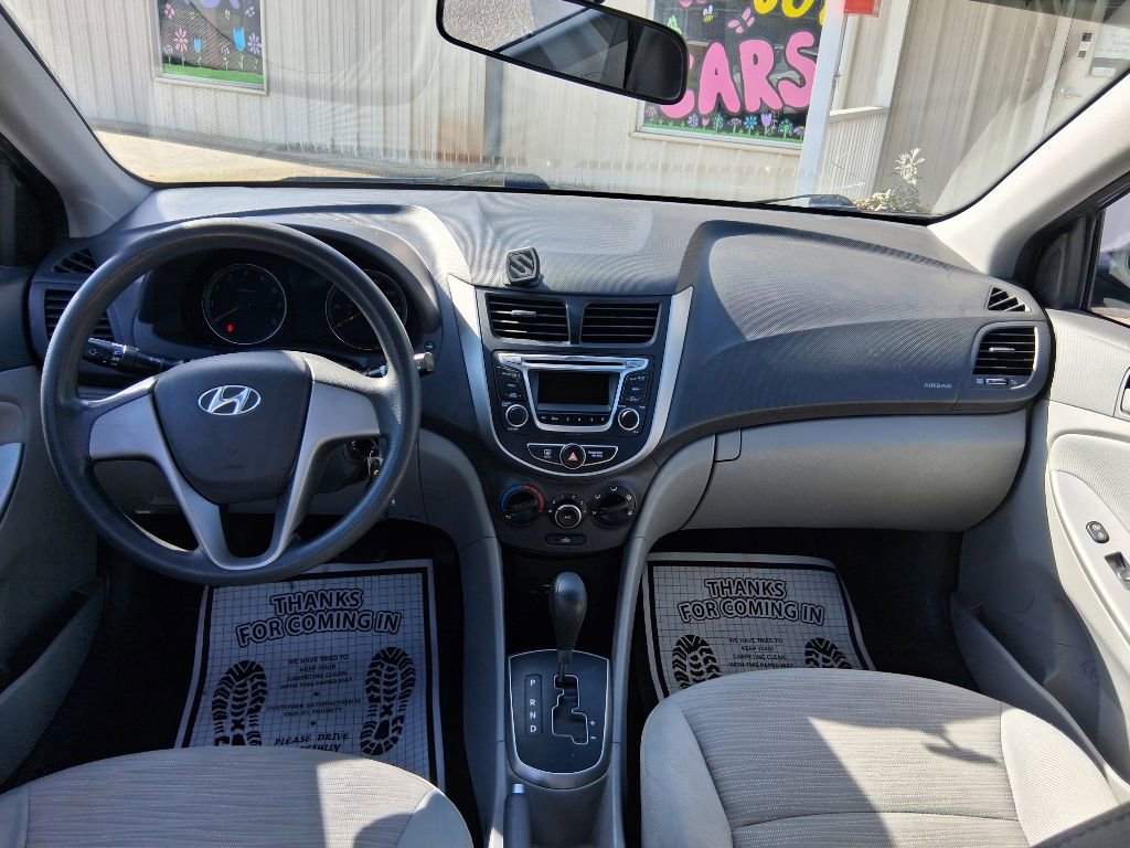 Used 2016 Hyundai Accent SE FWD image 12