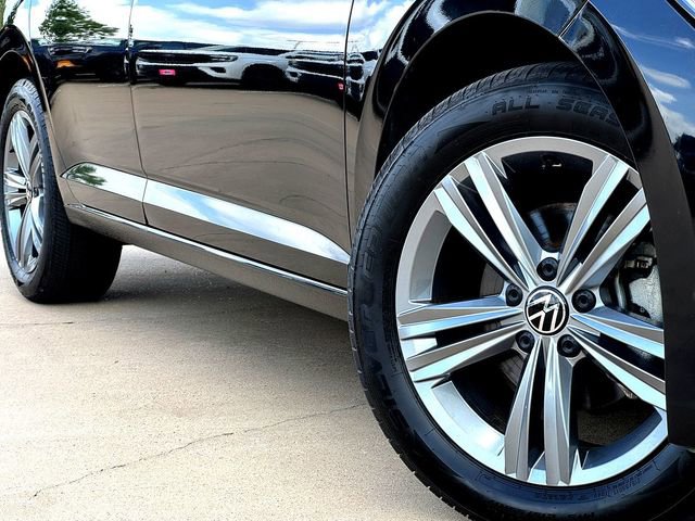 Used 2023 Volkswagen Jetta SE w/ Panoramic Sunroof Package FWD image 6