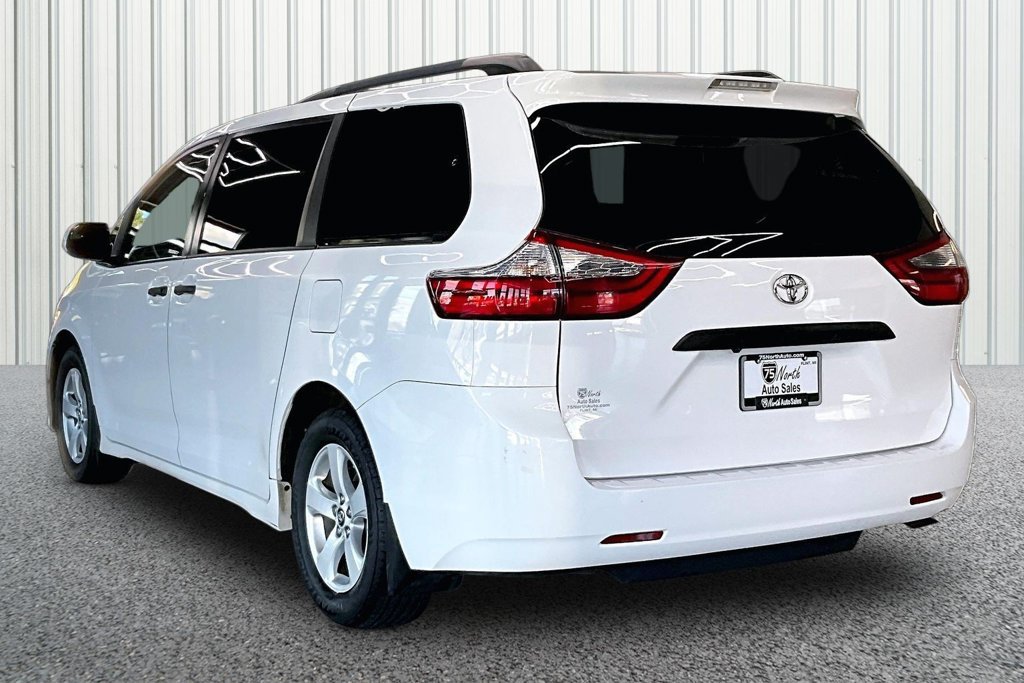 Used 2020 Toyota Sienna L FWD image 4