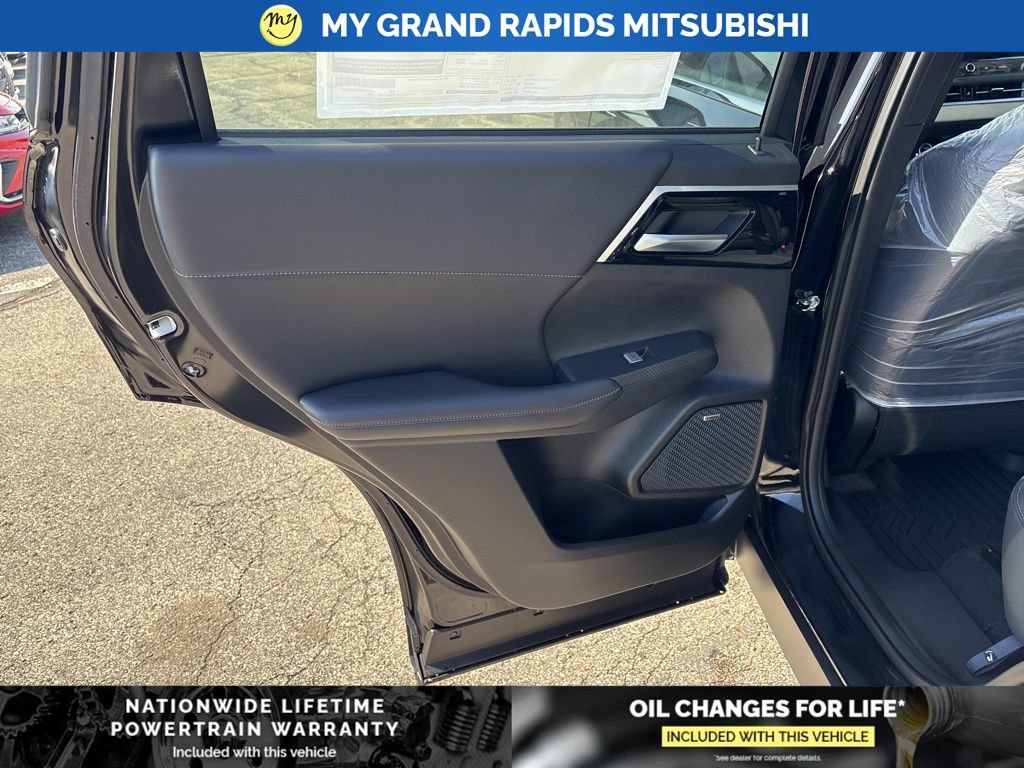 New 2026 Mitsubishi Outlander SE AWD/4WD image 10