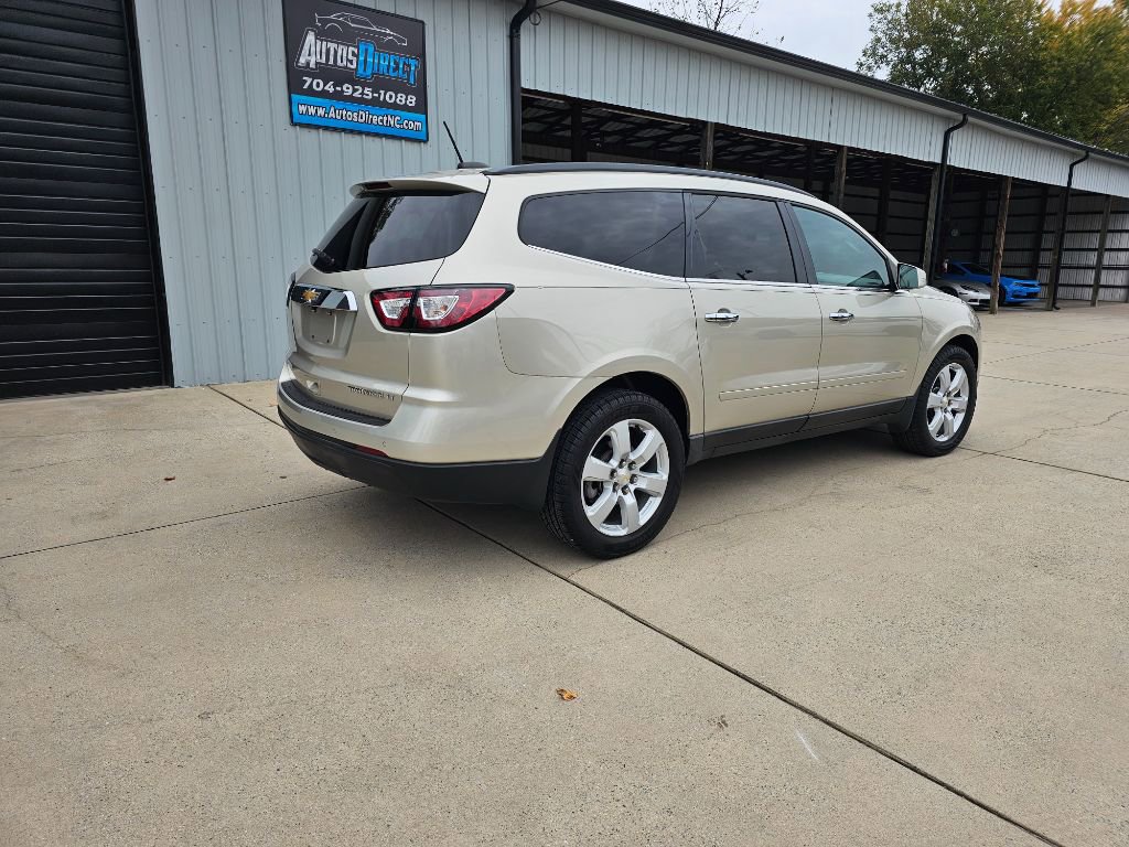 Used 2016 Chevrolet Traverse LT w/ Style and Technology Package image 6