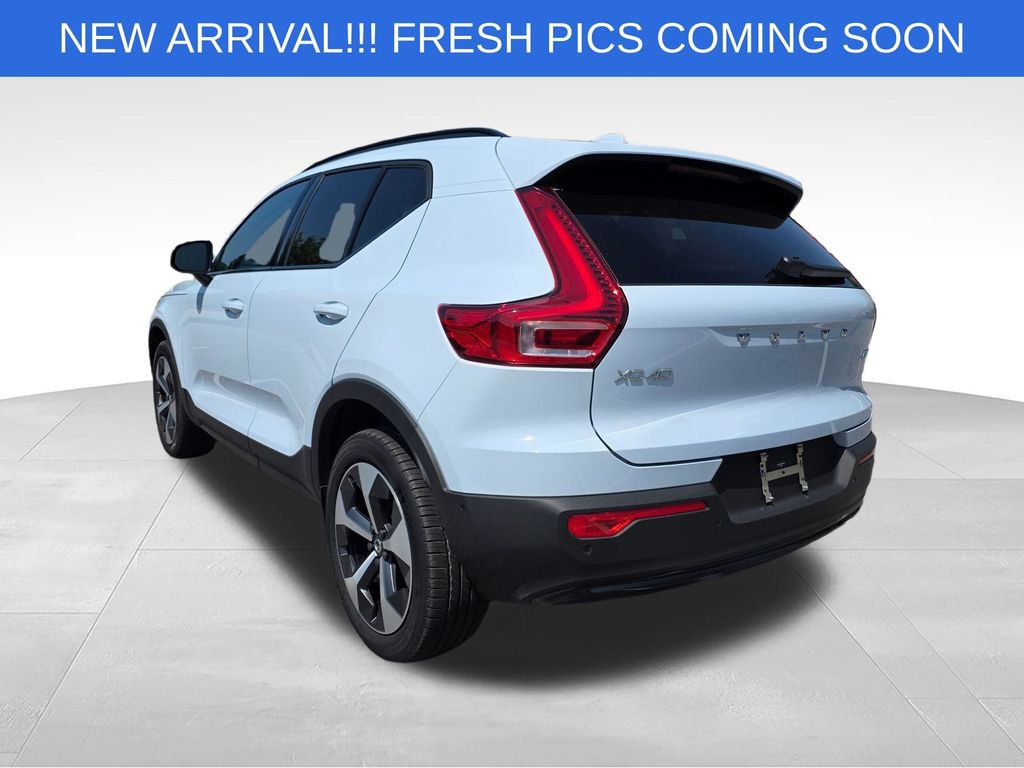 Used 2026 Volvo XC40 B5 Plus AWD/4WD image 6
