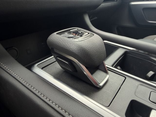 Used 2024 Nissan Pathfinder SL FWD image 19
