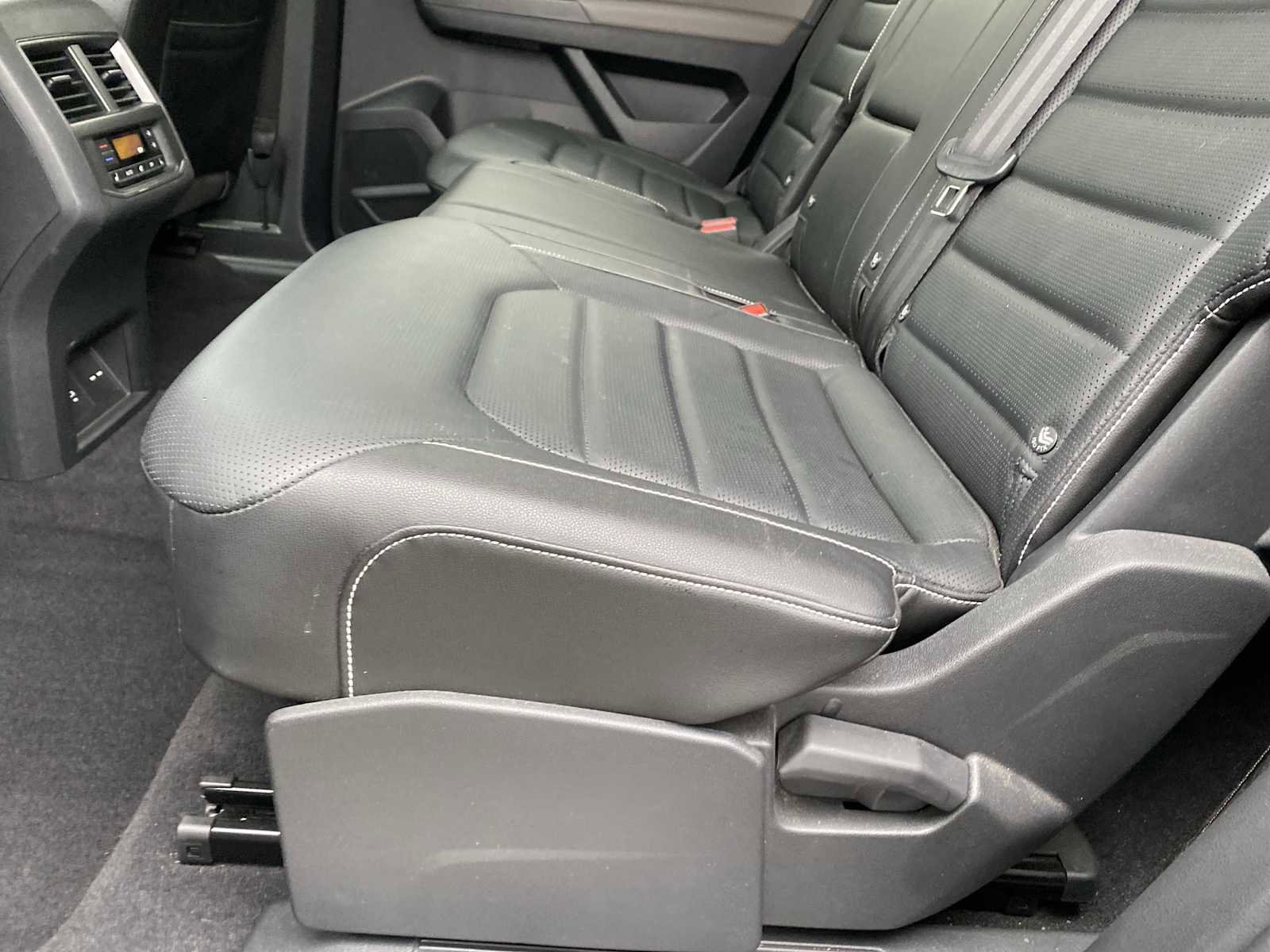 Used 2022 Volkswagen Atlas SEL Premium image 30