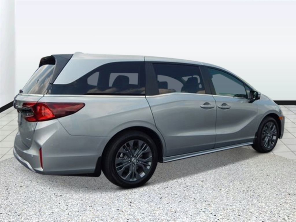 New 2026 Honda Odyssey Touring image 3
