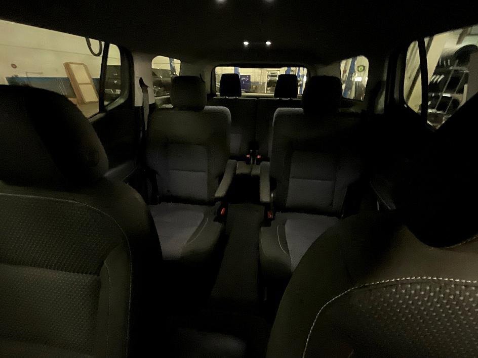 Used 2023 GMC Acadia SLE w/ Elevation Edition image 27