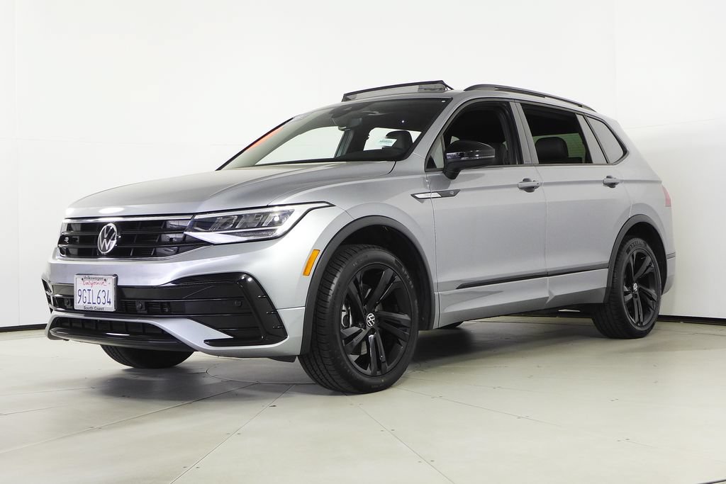 Certified 2023 Volkswagen Tiguan SE R-Line FWD image 2