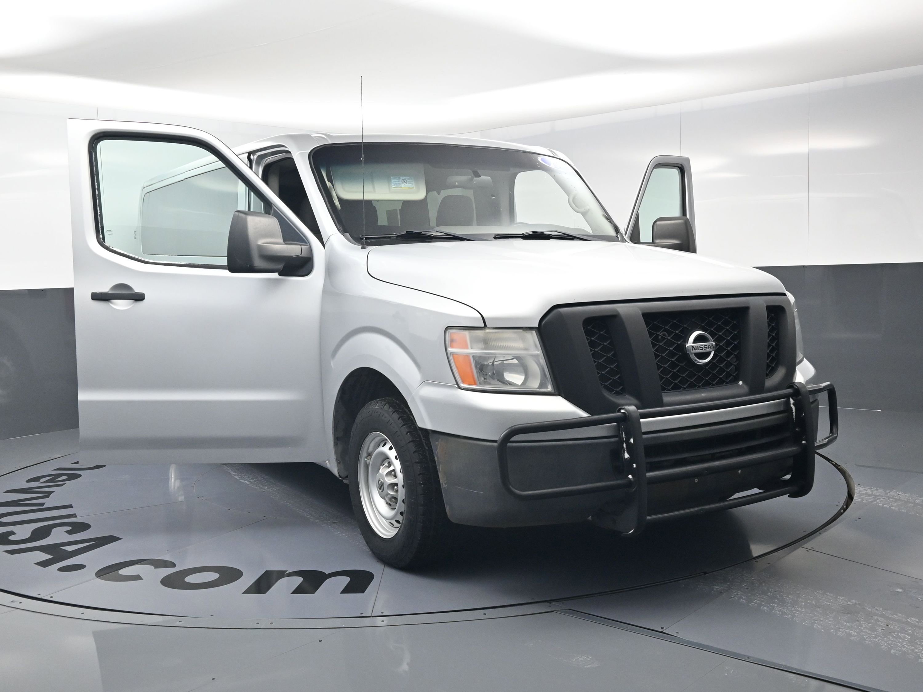 Used 2017 Nissan NV 3500 S w/ Power Package image 23