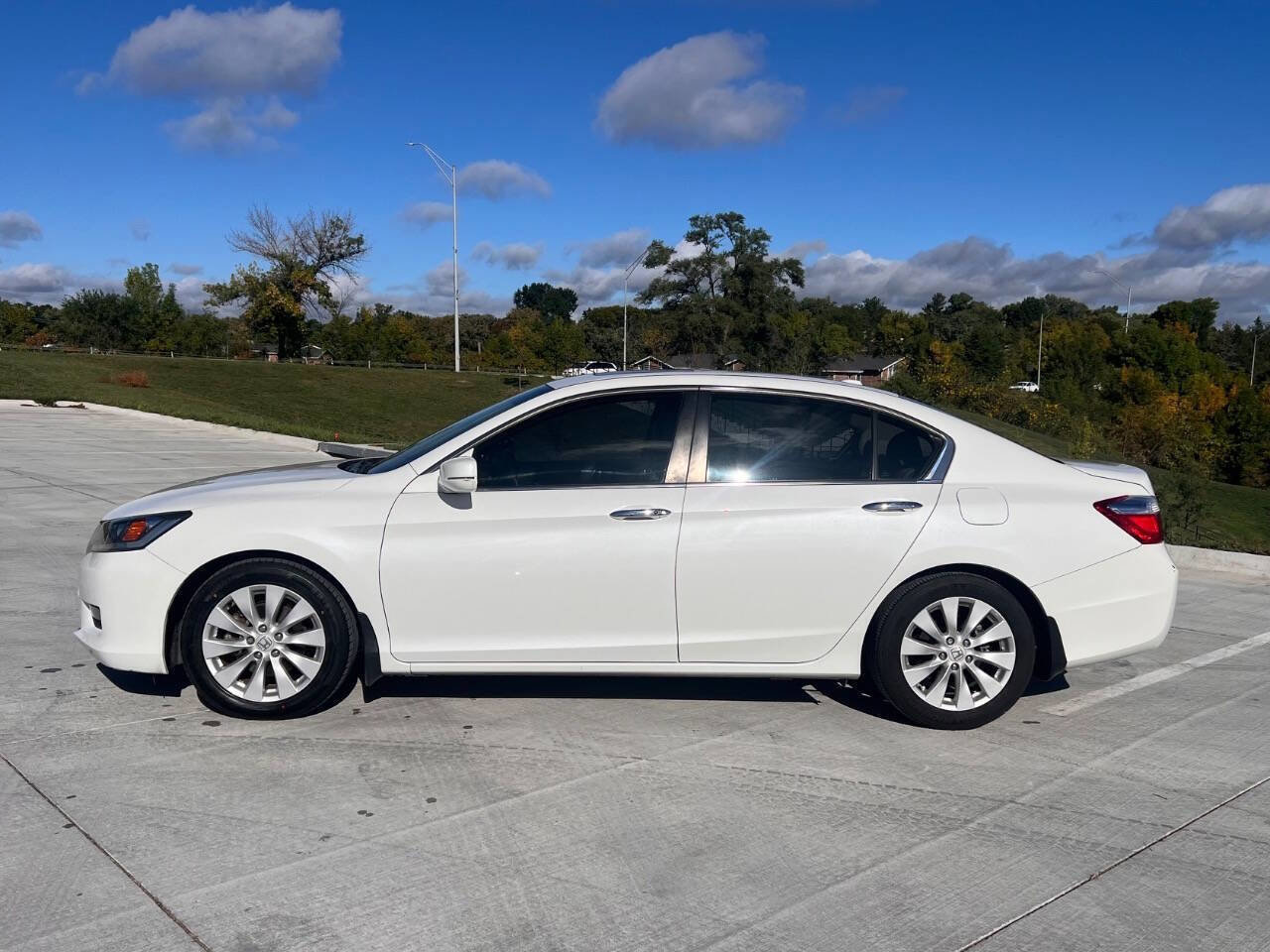 Used 2015 Honda Accord EX-L image 6