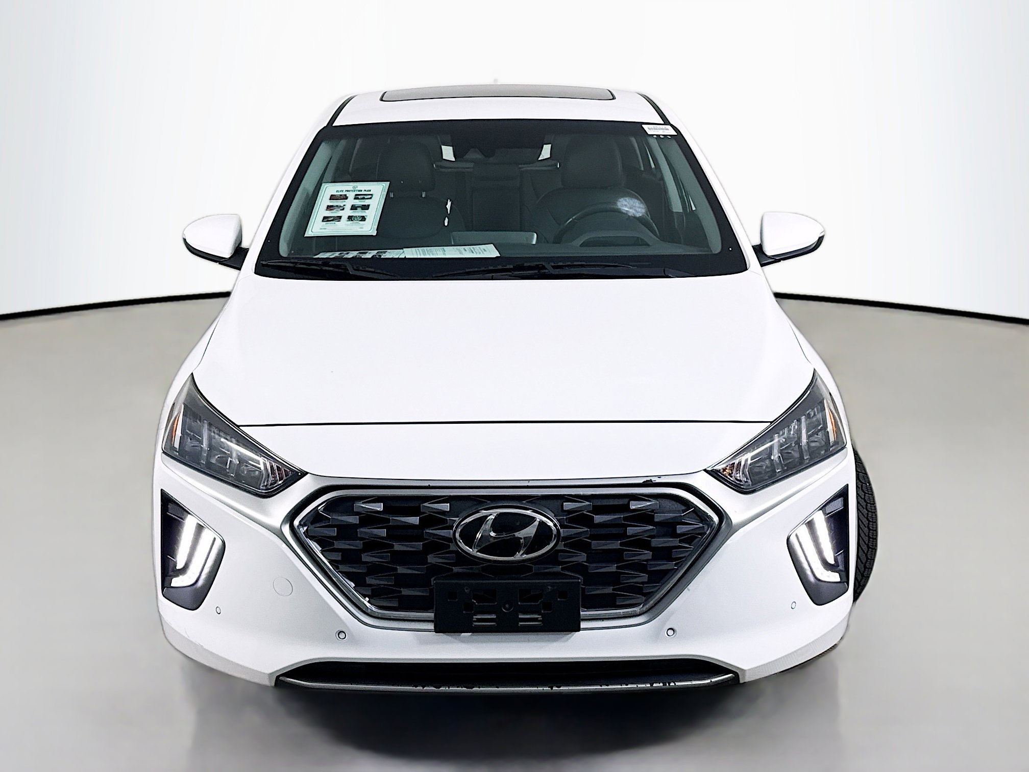 Used 2020 Hyundai Ioniq Limited image 2