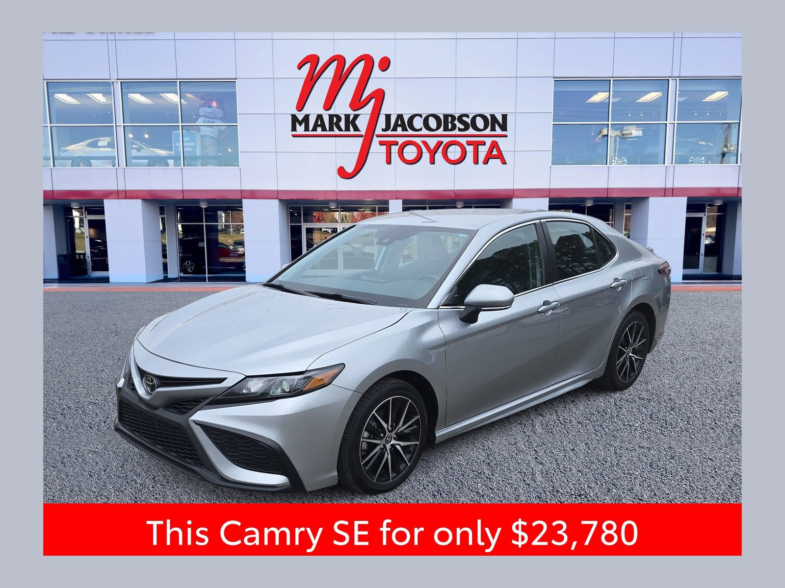 Used 2024 Toyota Camry SE image 1