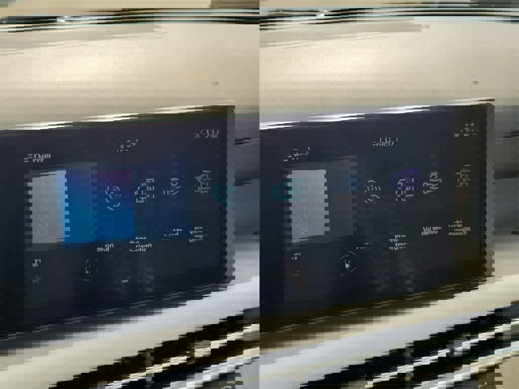 Used 2025 Hyundai Tucson SE image 28