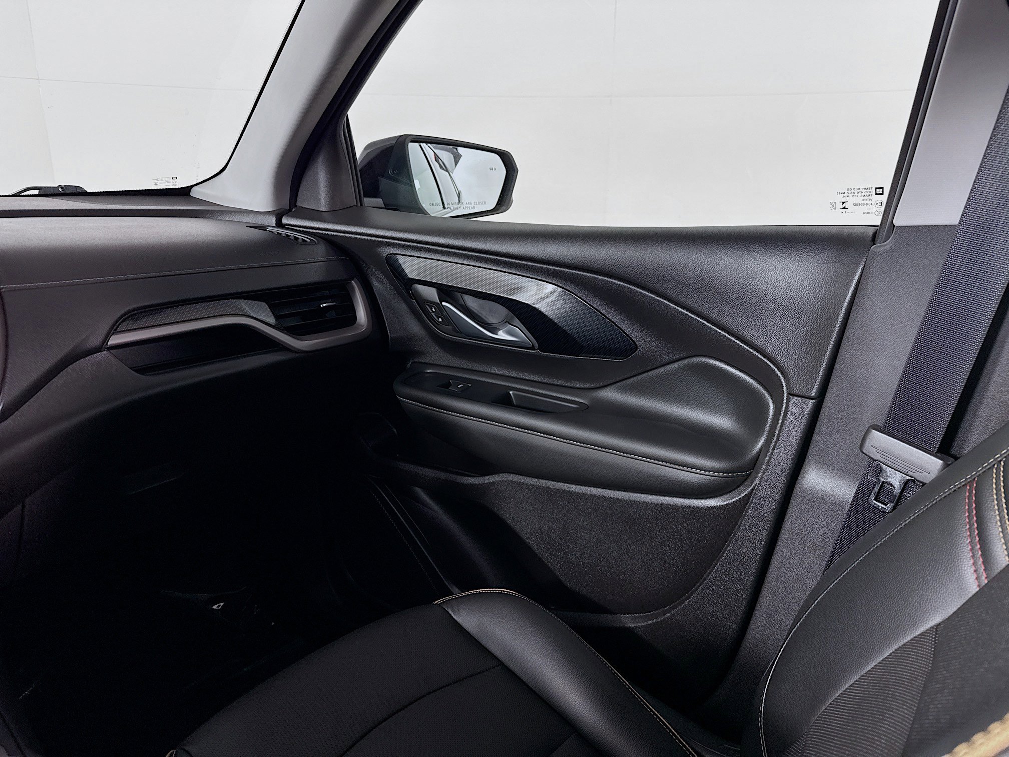 Used 2024 GMC Terrain AT4 image 27