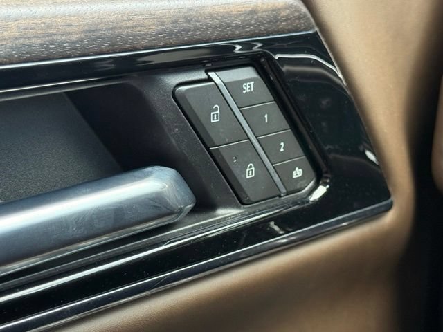 Used 2025 GMC Yukon Denali Ultimate AWD/4WD image 30